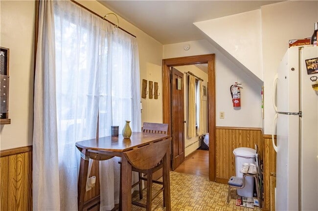 Photo - 3 bedroom, 1 bathroom Home With Garage