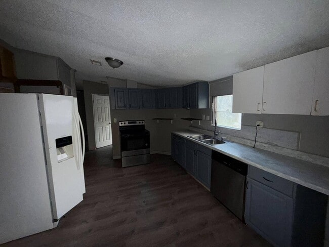 Photo - 503 Maple Ave