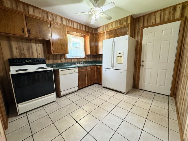 Photo - Roanoke County/ Vinton  3 Bedroom 1.5 Bath