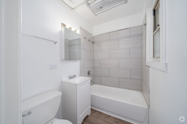 1BR, 1BA - 575SF - Bathroom