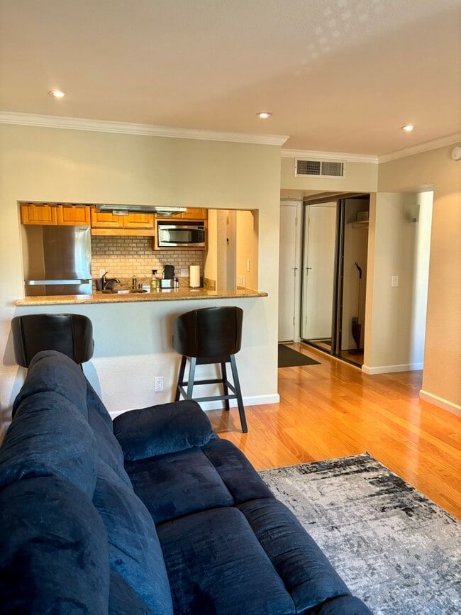 Photo - Light, Bright, Immaculate and lightly furnished 1 bd 1 ba condo in Walnut Creek- Keys Condo's Unit 503