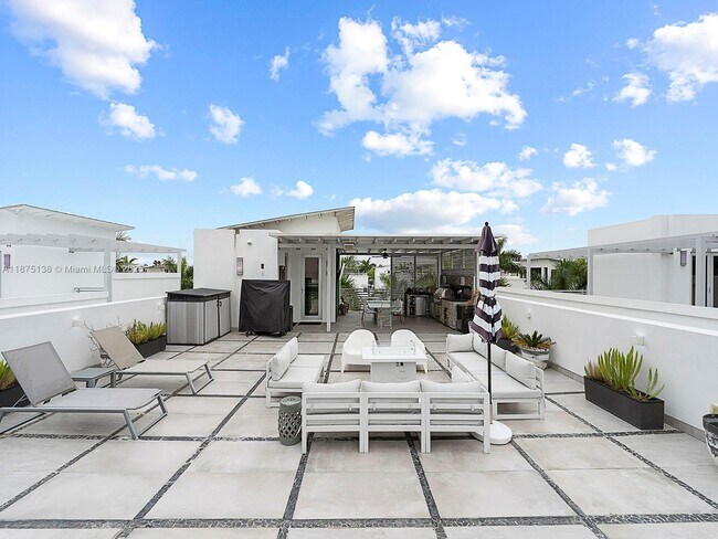 Photo - 8271 NW 34th St