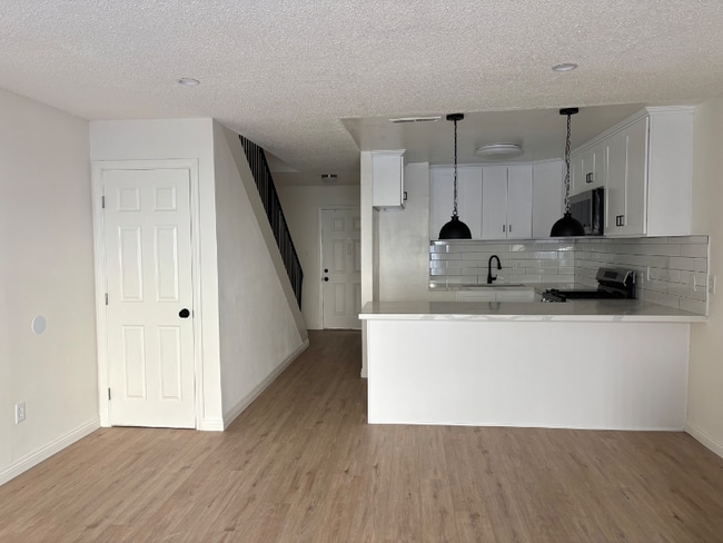 Photo - 1670 W Broadway Unidad 7C