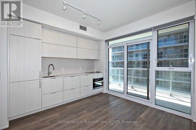 Photo - 20 Richardson St Unit 913