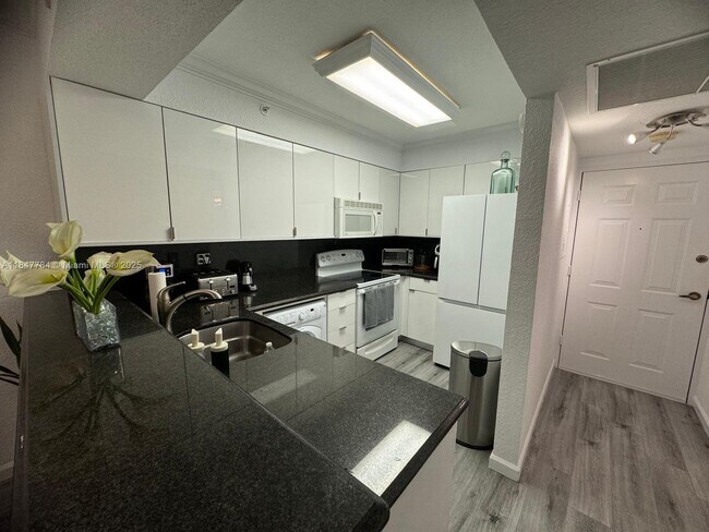 Photo - 2501 S Ocean Dr Unidad 1105