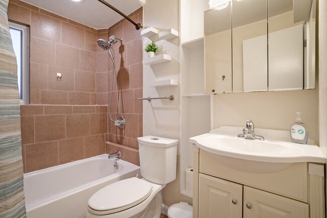 Photo - 7500 Teller St Unidad Teller Street