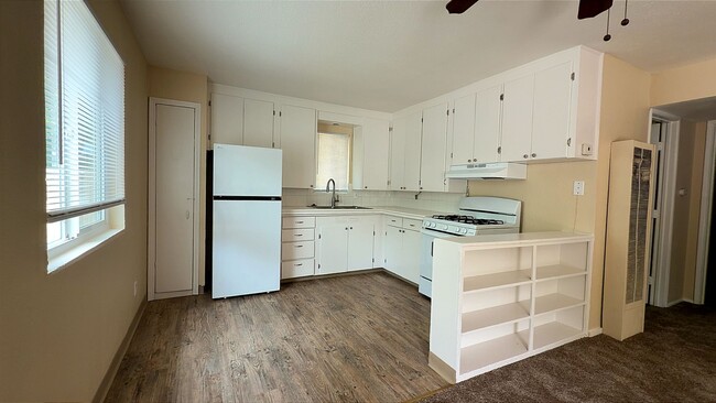 Photo - 639 W Santa Fe Ave Unit 639