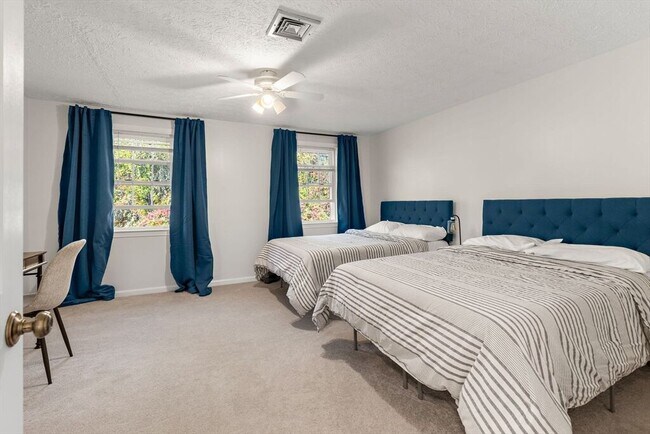 Photo - 32 Fox Meadow Rd Unit E