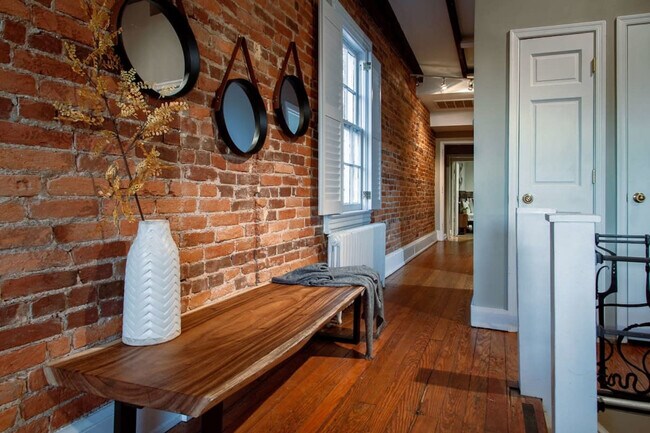 Photo - 1647 Wisconsin Ave NW Unit ID1238457P