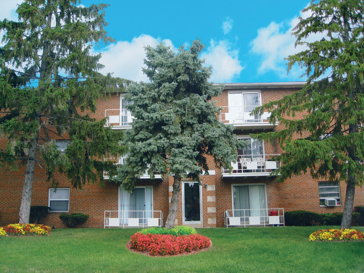 Alpine Village Apartments For Rent In Columbus