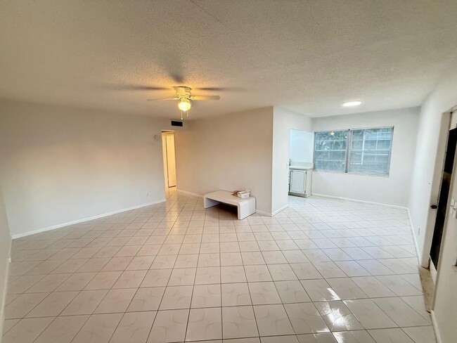 Photo - 360 Fanshaw I