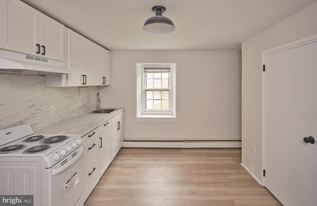 Building Photo - 20 W Bridge St Unit 20C Rental