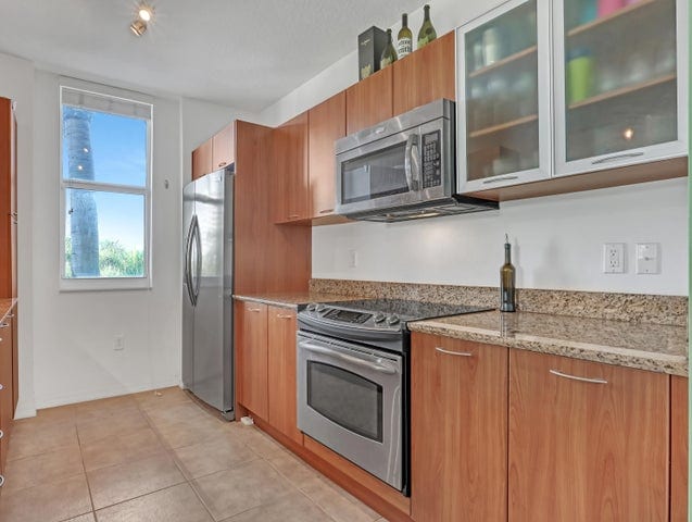 Photo - 700 E Boynton Beach Blvd