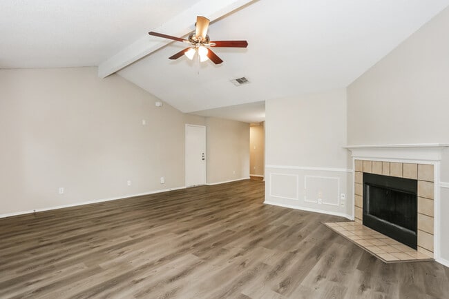 Photo - 6715 Oregon Trail