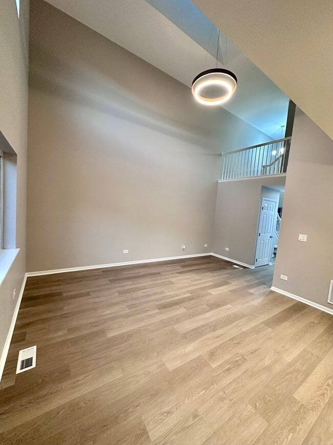 Photo - 652 E Whispering Oaks Ct