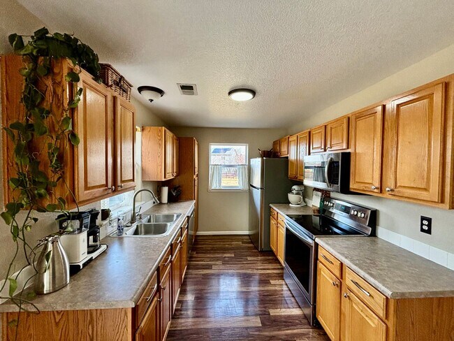 Photo - Spacious 2 Bed 2.5 Bath Townhouse in Northeast Fort Collins
