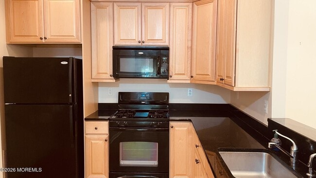 Photo - 523 Sophee Ln