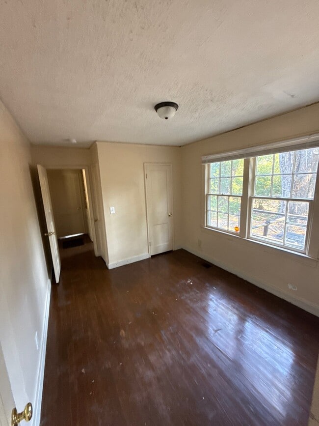 Photo - 112 Robinhood Rd