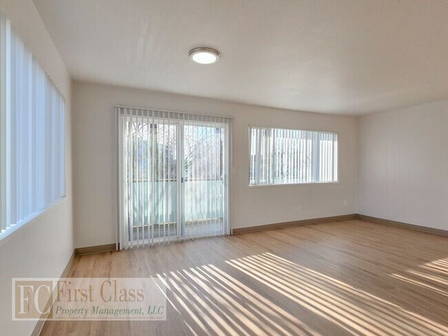 Photo - 12345 SW Hall Blvd Unit 01