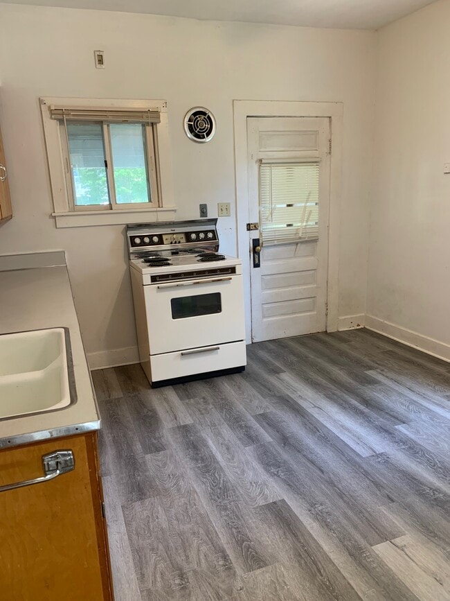714 Niagara St Unidad 2BR/1BA