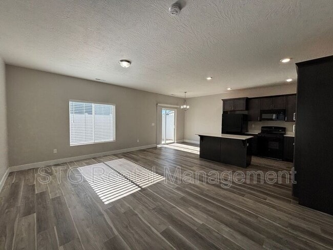 Photo - 1509 W Topaz Dr Unit #C