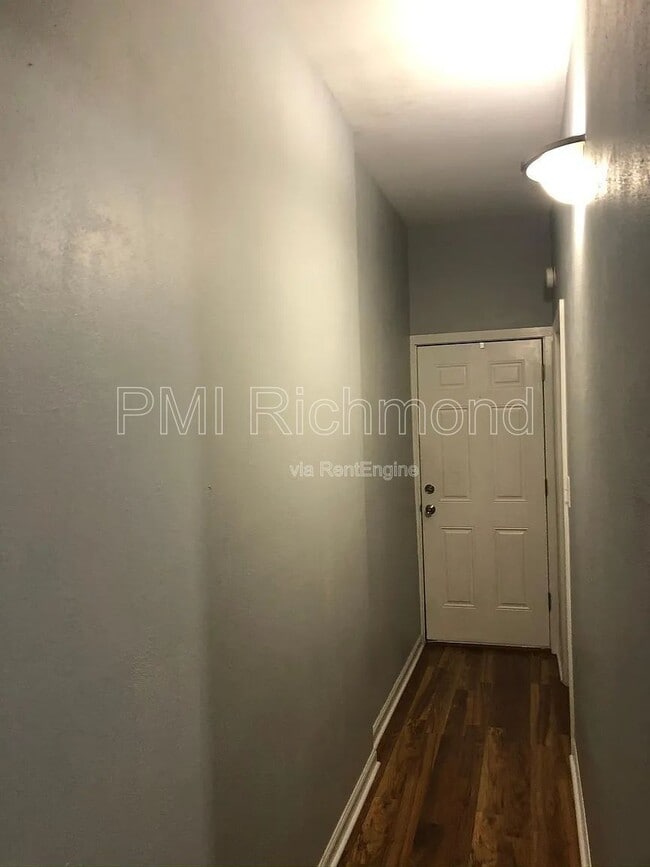 Photo - 3319 E Marshall St
