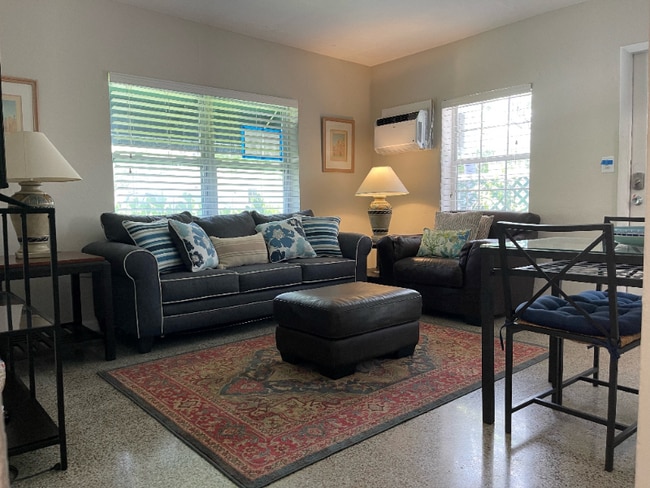 832 NE 16th Terrace Unit 1