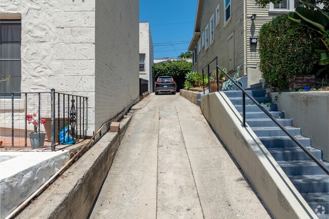 Driveway - 4319 Price St