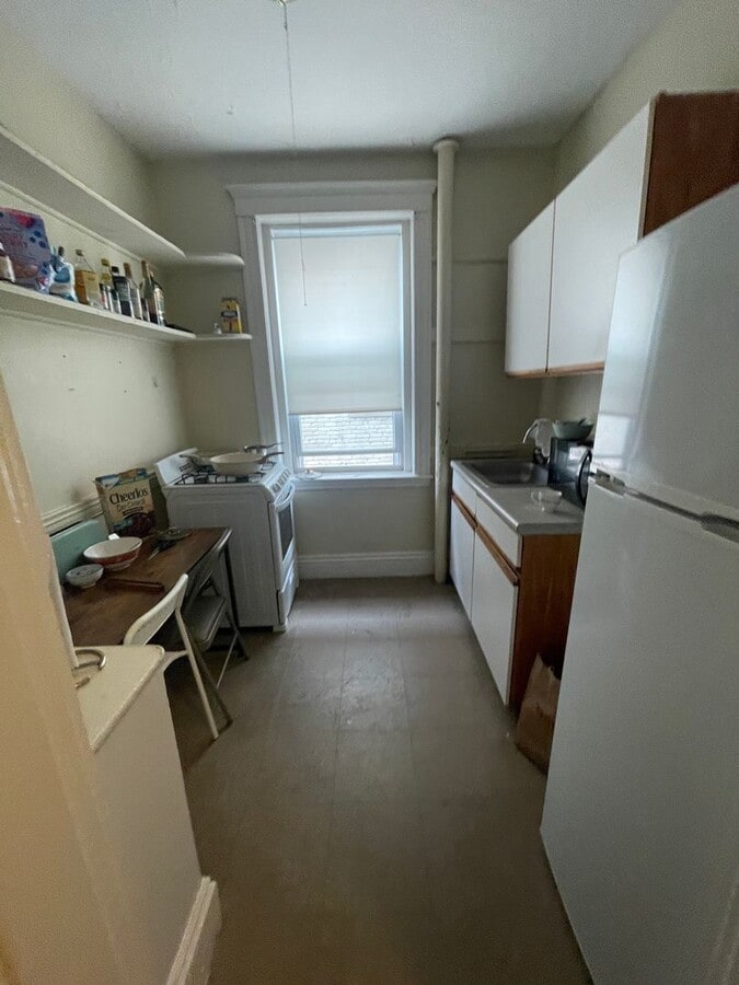 Photo - No Fee  Split style 2 bed Ht HW Inc Laundry No Fee Students ok 9.1