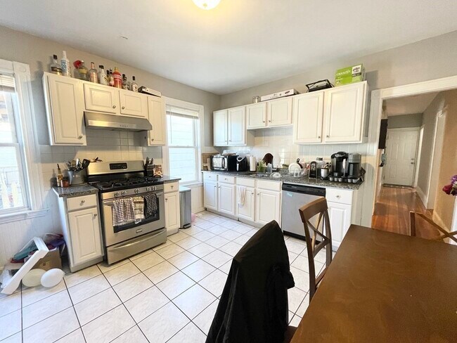 Photo - 9 Taft St Unit 3