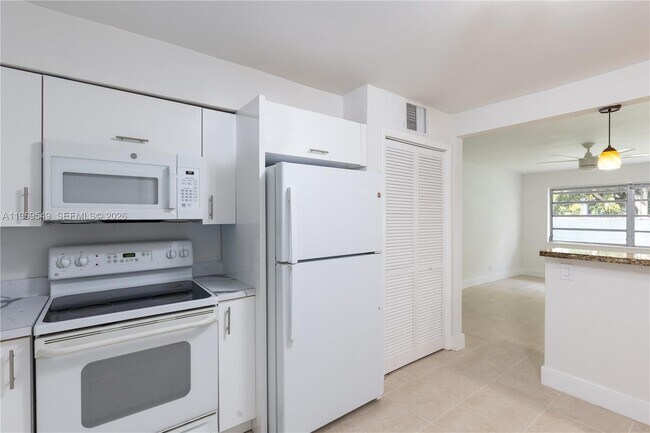 Photo - 129 SE 4th St