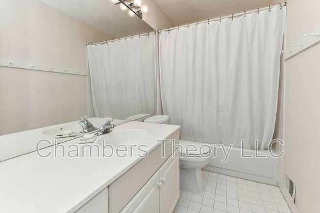 Building Photo - 11913 Parkside Dr