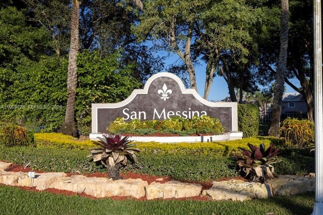 Photo - 2142 Madeira Dr