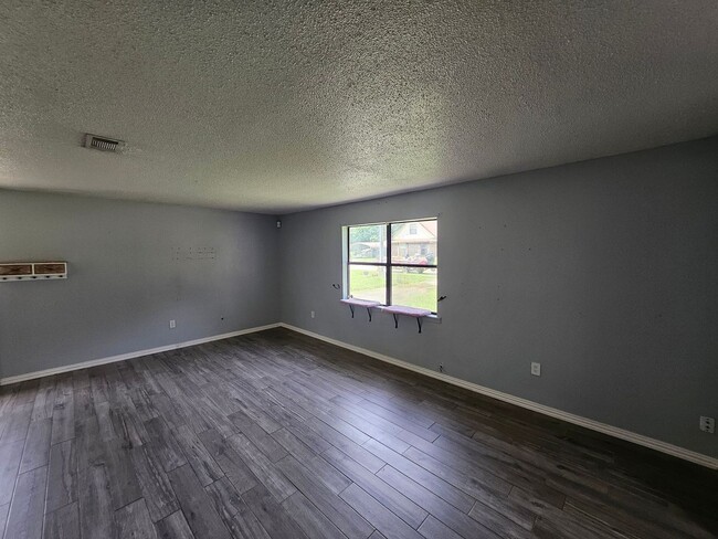 Photo - 402 Lefoi Ln