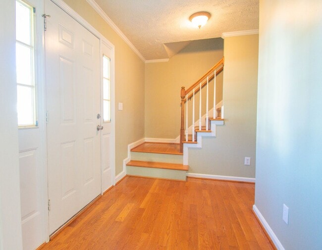 Photo - 3 Bedroom 2.5 Bathroom with Bonus Room!