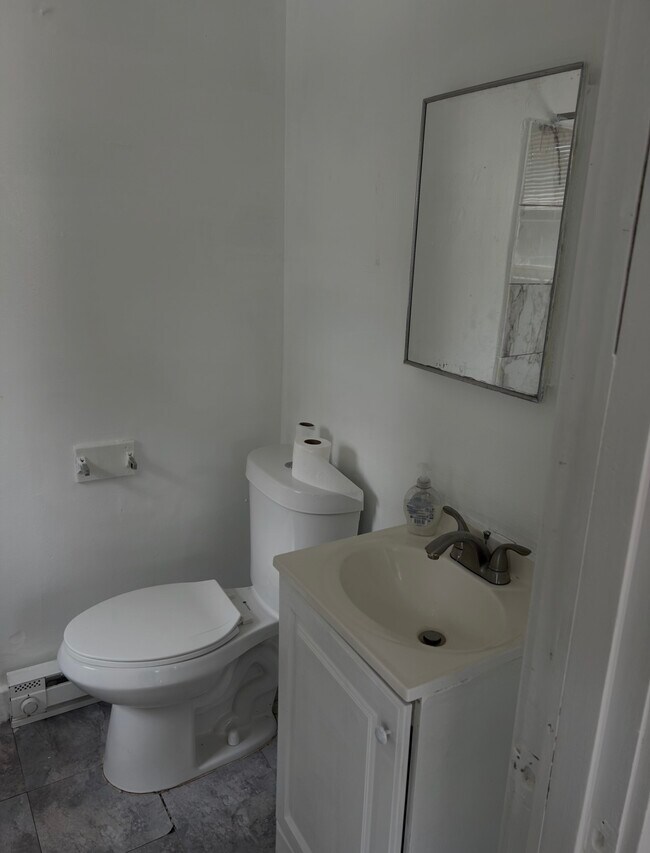 Photo - 4 Quigley Ct Unit 4