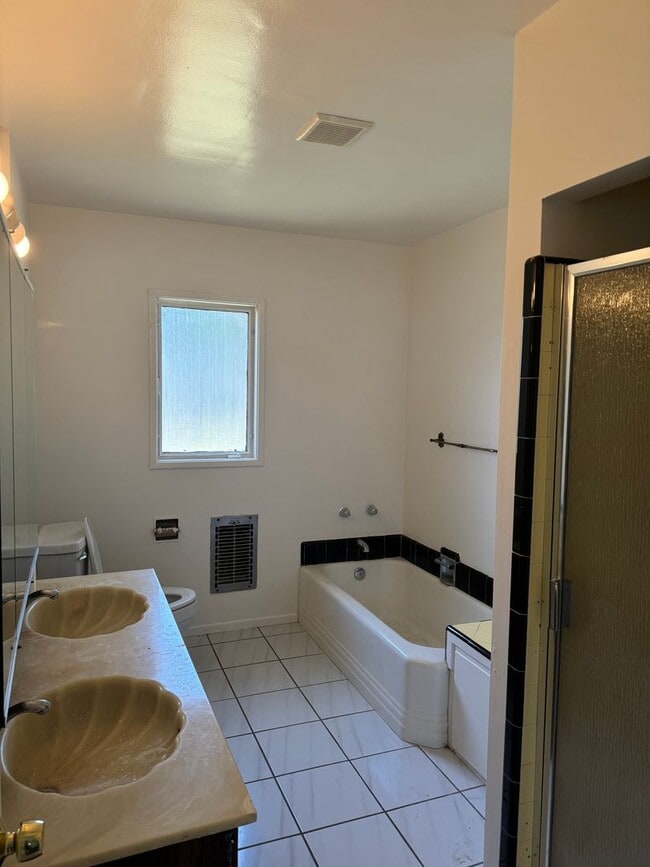 Photo - Alhambra 3 bedrooms, 2 baths single house