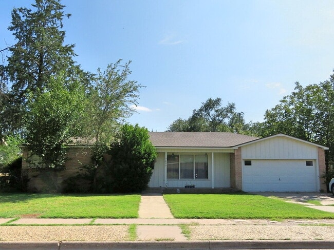 Lovely House Located Minutes From Elementa... - Lovely House Located Minutes From Elementa...