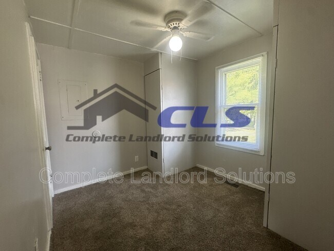 Photo - 916 Kussner St Condo