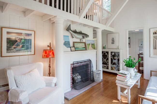 Photo - 25 Cove Rd N