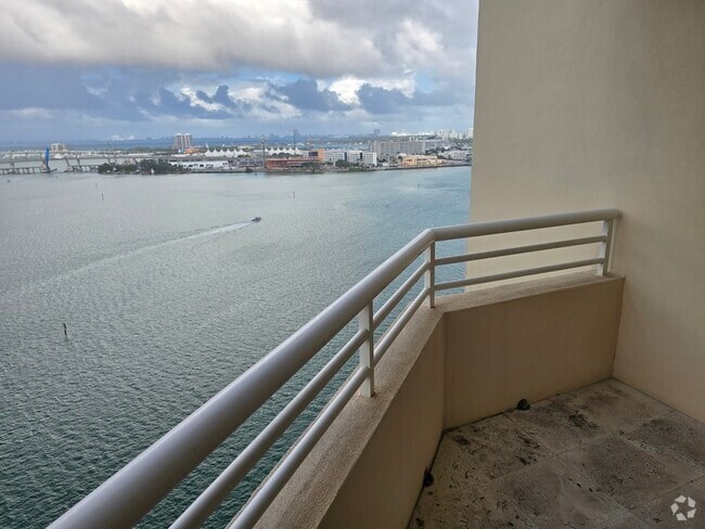 Building Photo - 888 Brickell Key Dr Unit 2110 Rental