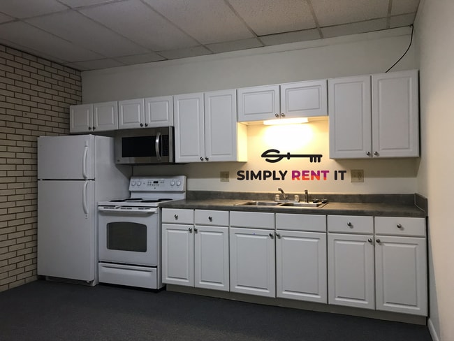 Building Photo - Affordable 1 Bedroom, Downtown Roland, IA Unit 4