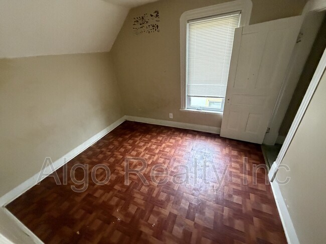 Photo - 2647 Fremont Ave N