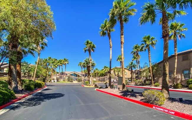 Photo - 3 Bedroom 1 3/4 bath condo ready for move in located in wonderful Mountains Edge . Unit 2024