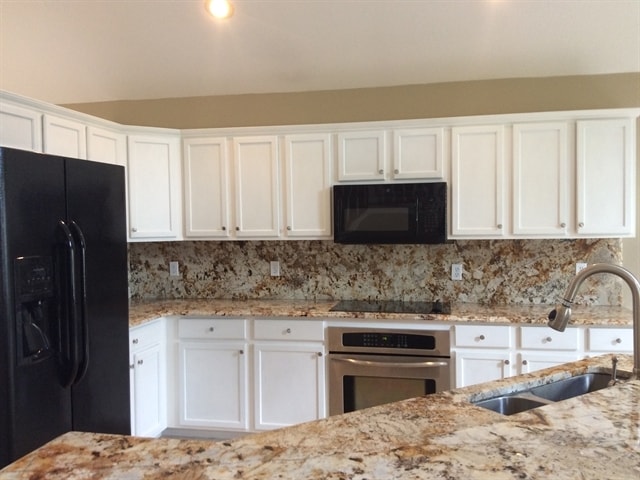 Photo - 636 Darkwood Ave
