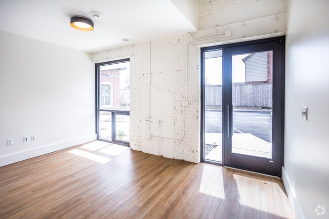 1 BR, 2 BA Townho,e - 189 Barksdale
