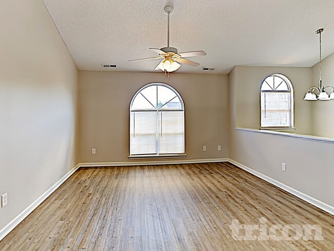 Photo - 4310 Windjammer Ct SW