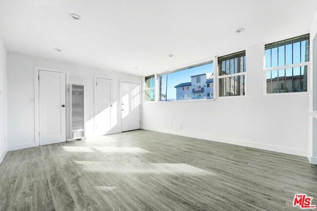 Photo - 317 S Kenmore Ave Unidad 1