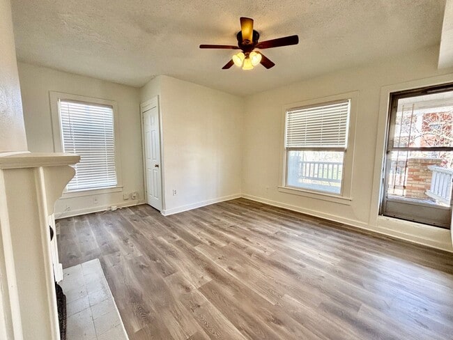 Building Photo - 3810-3812 Central St. Unit 3812-2