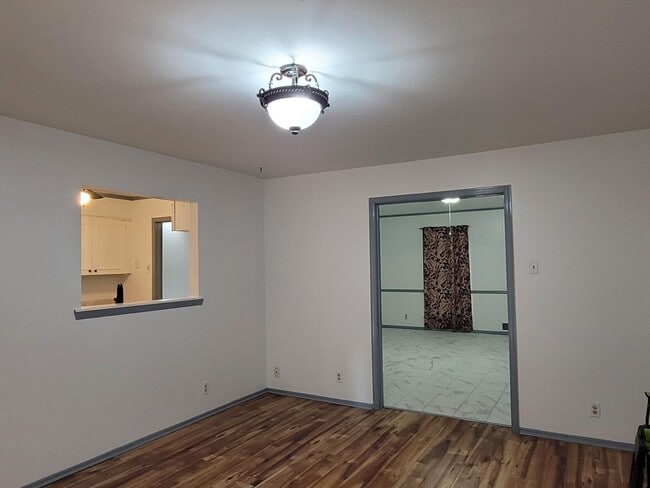 Photo - 7945 Habersham Ln